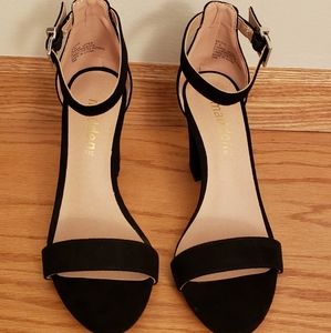 MADDEN NYC WOMAN'S HIGH HEELS NEW IN BOX